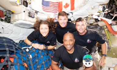  Phi hành đoàn Artemis II trở về Trái đất an toàn