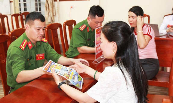 Phường Tiền Phong ra mắt mô hình hỗ trợ dịch vụ công trực tuyến và chuyển đổi số