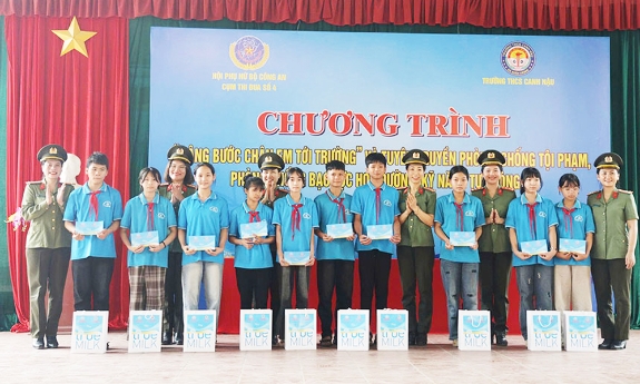 Hội Phụ nữ Công an các tỉnh Cụm thi đua số 4 đồng hành với cơ sở     