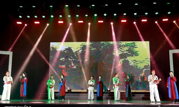 Đêm nghệ thuật đặc sắc lan tỏa hào khí Đất Tổ