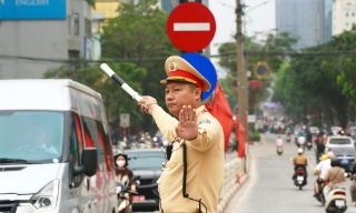 Hà Nội: Phân luồng giao thông phục vụ Chương trình nghệ thuật chính luận “Âm vang Tổ quốc”