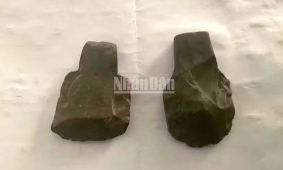 Phát hiện 5 chiếc rìu đá hàng nghìn năm tuổi trong hang Én ở Vườn quốc gia Phong Nha-Kẻ Bàng
