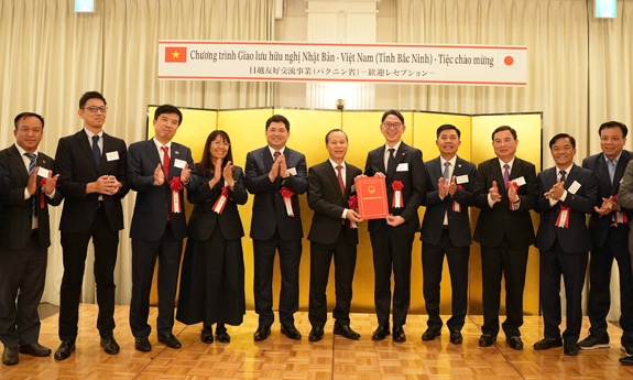 Tỉnh Bắc Ninh trao Giấy chứng nhận đăng ký đầu tư cho 2 dự án của doanh nghiệp Nhật Bản