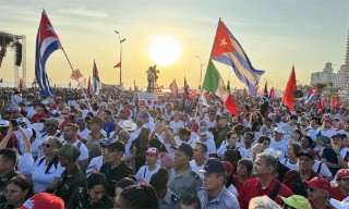 Người dân Cuba tuần hành kỷ niệm Ngày Quốc tế Lao động