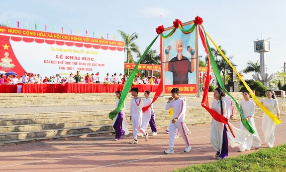 Hơn 3.000 người dự khai mạc Đại hội Thể dục thể thao xã Lục Nam