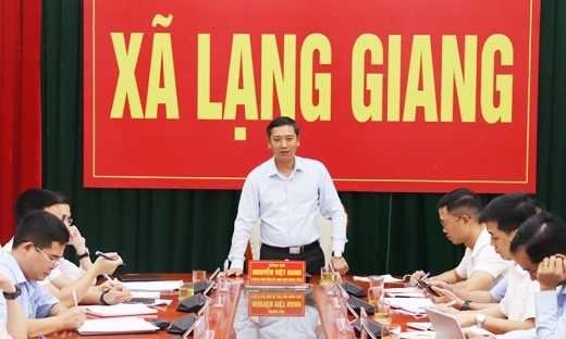 Phó Bí thư Tỉnh ủy, Chủ tịch HĐND tỉnh Nguyễn Việt Oanh làm việc với Ban Thường vụ Đảng ủy xã Lạng Giang
