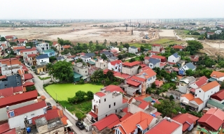 Nhiều hộ dân ở xã Gia Bình bàn giao mặt bằng cho dự án sân bay