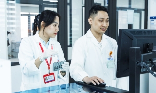 Chế độ phụ cấp đặc thù và hỗ trợ hằng tháng cho nhân viên y tế từ ngày 15/7