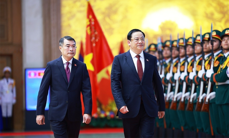  Thủ tướng Lê Minh Hưng chủ trì lễ đón chính thức Thủ tướng Lào Sonexay Siphandone