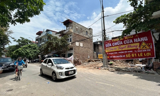 Sự cố đào móng làm nghiêng nhà liền kề: Người dân đang tập trung khắc phục 