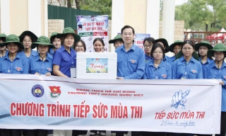 Bắc Ninh: Hơn 4.000 tình nguyện viên "tiếp sức" sĩ tử đi thi