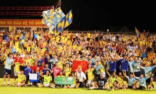 Bắc Ninh FC thăng hạng V.League sau loạt sút luân lưu kịch tính