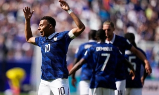 Mbappe đi vào lịch sử, đội tuyển Pháp đánh bại Senegal