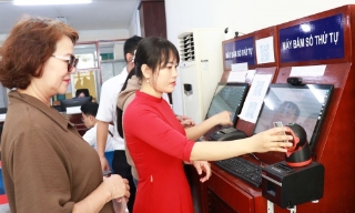 Tạm dừng bổ nhiệm lãnh đạo cấp phòng và dừng tuyển viên chức ở nhiều địa phương