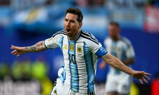 Ronaldo: “Messi là cầu thủ vĩ đại nhất mọi thời đại”