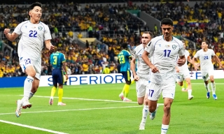 Bàn thắng lịch sử không giúp Uzbekistan thoát thua Colombia