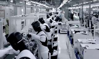 Robot hình người làm việc 6 ngày, sai sót 0,01%