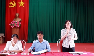 Phó Chủ tịch Thường trực HĐND tỉnh Trần Thị Hằng dự sinh hoạt chi bộ thôn Đồn Cầu Bằng