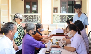 Bắc Ninh: Gần 300 đối tượng chính sách được khám bệnh, tư vấn sức khỏe miễn phí