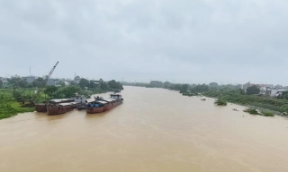 Bộ Nông nghiệp và Môi trường chỉ đạo bảo đảm an toàn hệ thống đê điều ứng phó lũ