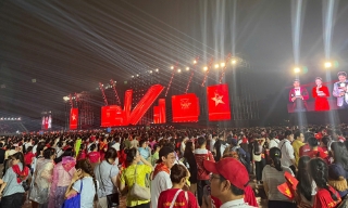 “Tổ quốc trong tim” kết nối hàng vạn khán giả tại Thành phố Hồ Chí Minh