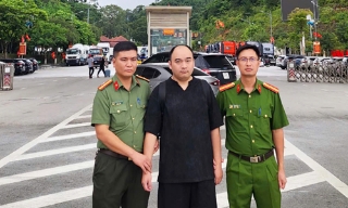 Bắc Ninh: Bắt giữ, bàn giao đối tượng nước ngoài bị truy nã