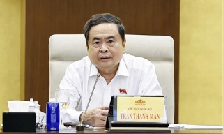 Chủ tịch Quốc hội Trần Thanh Mẫn ký chứng thực 9 nghị quyết của Quốc hội khóa XVI