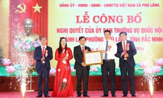 Phó Bí thư Tỉnh ủy Trần Huy Phương: Khai thác hiệu quả thế mạnh công nghiệp, dịch vụ và bảo tồn làng nghề gốm Phù Lãng