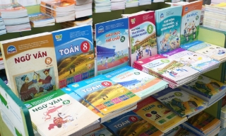 Thủ tướng Chính phủ chỉ đạo huy động tất cả nguồn lực để cung ứng đủ sách giáo khoa