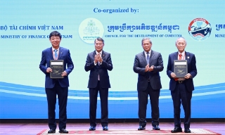 Đưa hợp tác kinh tế Việt Nam-Campuchia lên tầm cao mới