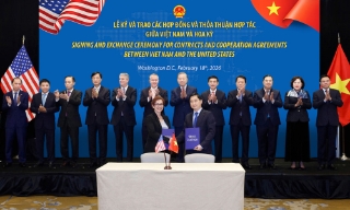 Việt Nam mua “siêu máy nghìn tỷ” điều trị ung thư của Mỹ