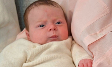  Em bé đầu tiên tại Anh chào đời từ tử cung do người đã khuất hiến tặng