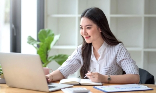 Tổn thương thị lực âm thầm do ánh sáng xanh