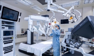 Cơ hội để bác sĩ Việt Nam được thực hành phẫu thuật robot