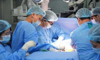 Xuyên đêm mang trái tim và lá gan người hiến về Hà Nội, cứu sống người bệnh