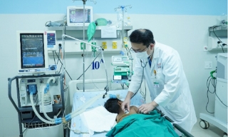 Ba bệnh nhân ngộ độc botulinum đã cai máy thở sau khi dùng thuốc đặc trị