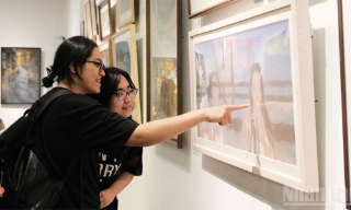 Trưng bày gần 200 tác phẩm mỹ thuật của các nghệ sĩ trẻ