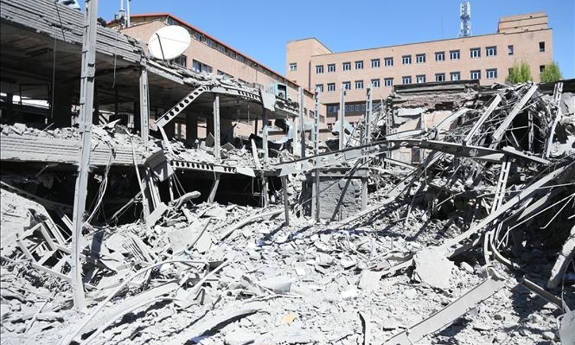 Iran nhận chuyến hàng viện trợ đầu tiên