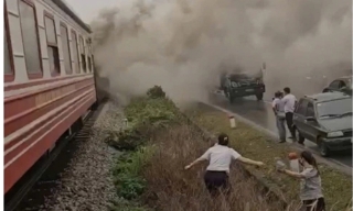 Tàu khách Hà Nội - Hải Phòng cháy 2 toa khi đang chạy