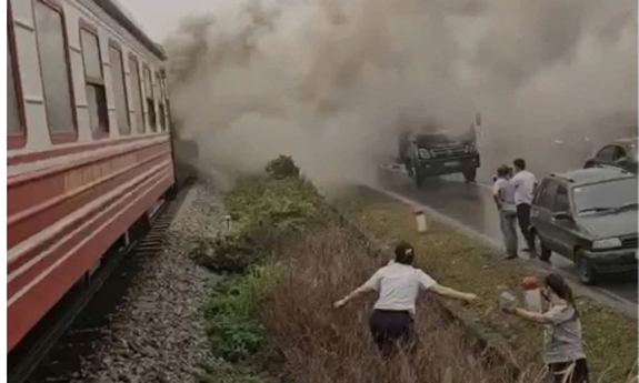 Tàu khách Hà Nội - Hải Phòng cháy 2 toa khi đang chạy