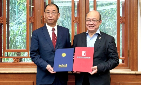 Loạt đại học top đầu Việt Nam "bắt tay" Thanh Hoa, Bắc Đại