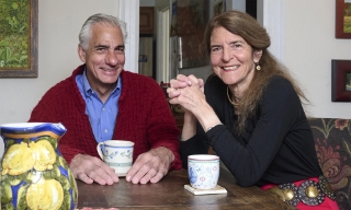 Vợ chồng bác sĩ thắng giải "Oscar khoa học" 3 triệu USD giúp người mù tìm lại ánh sáng