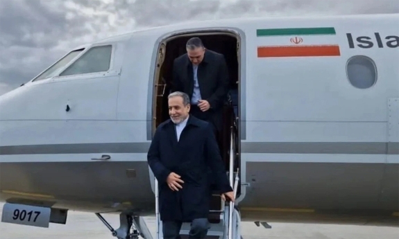 Ngoại trưởng Iran tham vấn Tổng thống Putin về xung đột với Mỹ