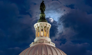 Đạo luật Mỹ buộc Tổng thống Trump chấm dứt xung đột Iran trước 1/5?