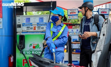  Hàng nghìn m³ xăng E10 được bán ra thị trường hôm nay 30/4