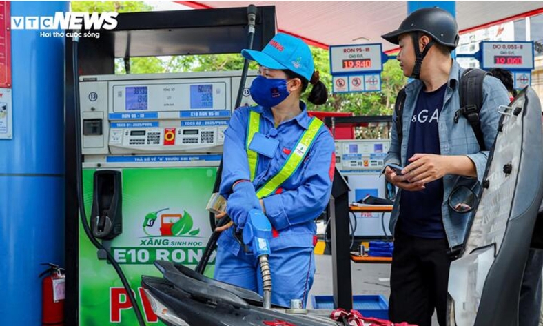  Hàng nghìn m³ xăng E10 được bán ra thị trường hôm nay 30/4