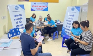 Lao động nam đầu tiên ở Bắc Ninh nhận trợ cấp thai sản từ BHXH tự nguyện