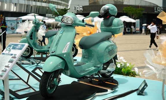 Vespa Sprint 180 mở bán tại Việt Nam, giá 121,5 triệu đồng