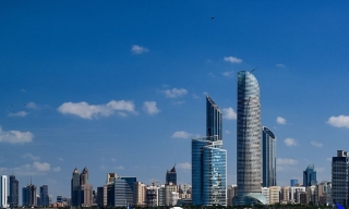 Thủ đô của UAE vẫn bơm mạnh tiền cho du lịch bất chấp cuộc chiến với Iran