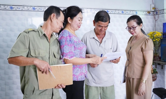 Chính phủ quy định mức phụ cấp mới của trưởng thôn và 2 chức danh